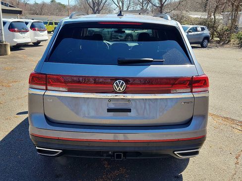 Used 2025 Volkswagen Atlas SE AWD/4WD image 5