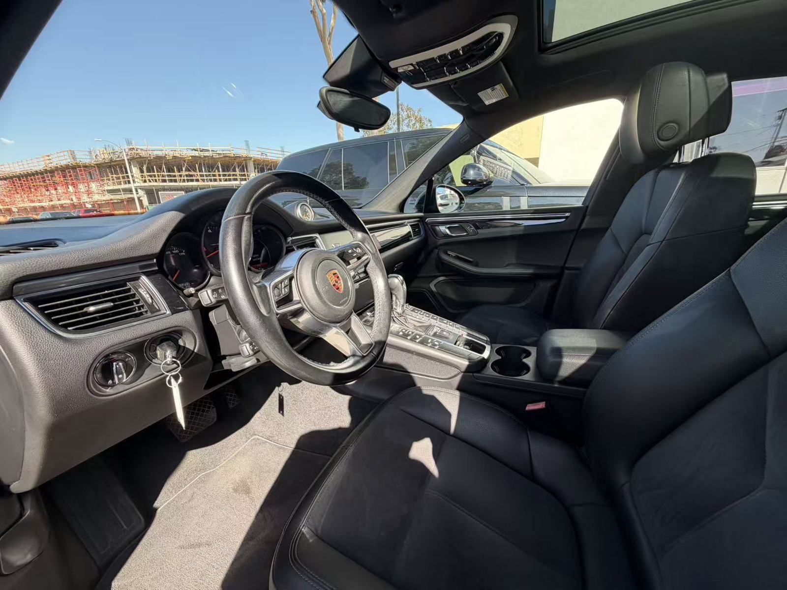 Used 2018 Porsche Macan AWD/4WD image 7