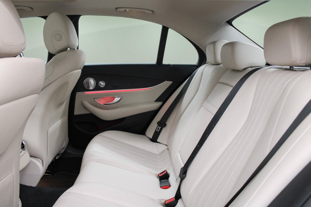 Used 2017 Mercedes-Benz E 300 4MATIC image 26