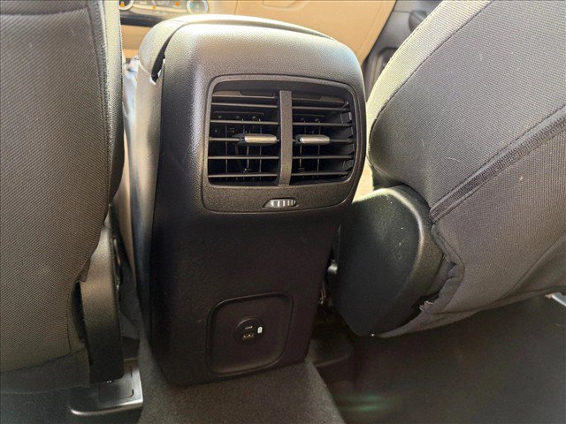 Used 2022 Ford Escape SE w/ SE Sport Appearance Package FWD image 19