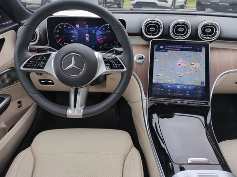 Used 2025 Mercedes-Benz C 300 Sedan image 32