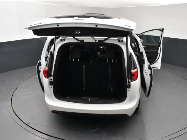 New 2026 Chrysler Pacifica Select w/ S Appearance Package AWD/4WD image 29