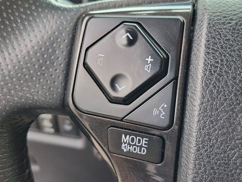 Used 2022 Toyota 4Runner TRD Off-Road Premium AWD/4WD image 13