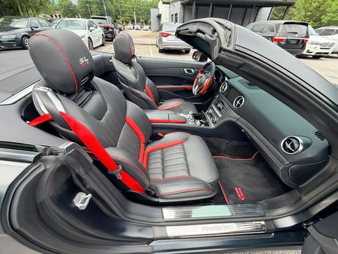 Used 2016 Mercedes-Benz SL 550 image 17