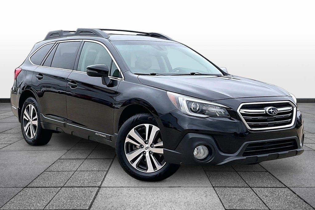 Used 2018 Subaru Outback 3.6R Limited AWD/4WD image 2