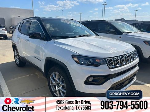 Used 2025 Jeep Compass Limited AWD/4WD image 1
