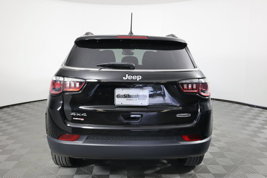 Used 2023 Jeep Compass Latitude AWD/4WD image 3
