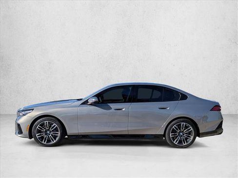 Used 2026 BMW 530i xDrive w/ M Sport Package AWD/4WD image 9