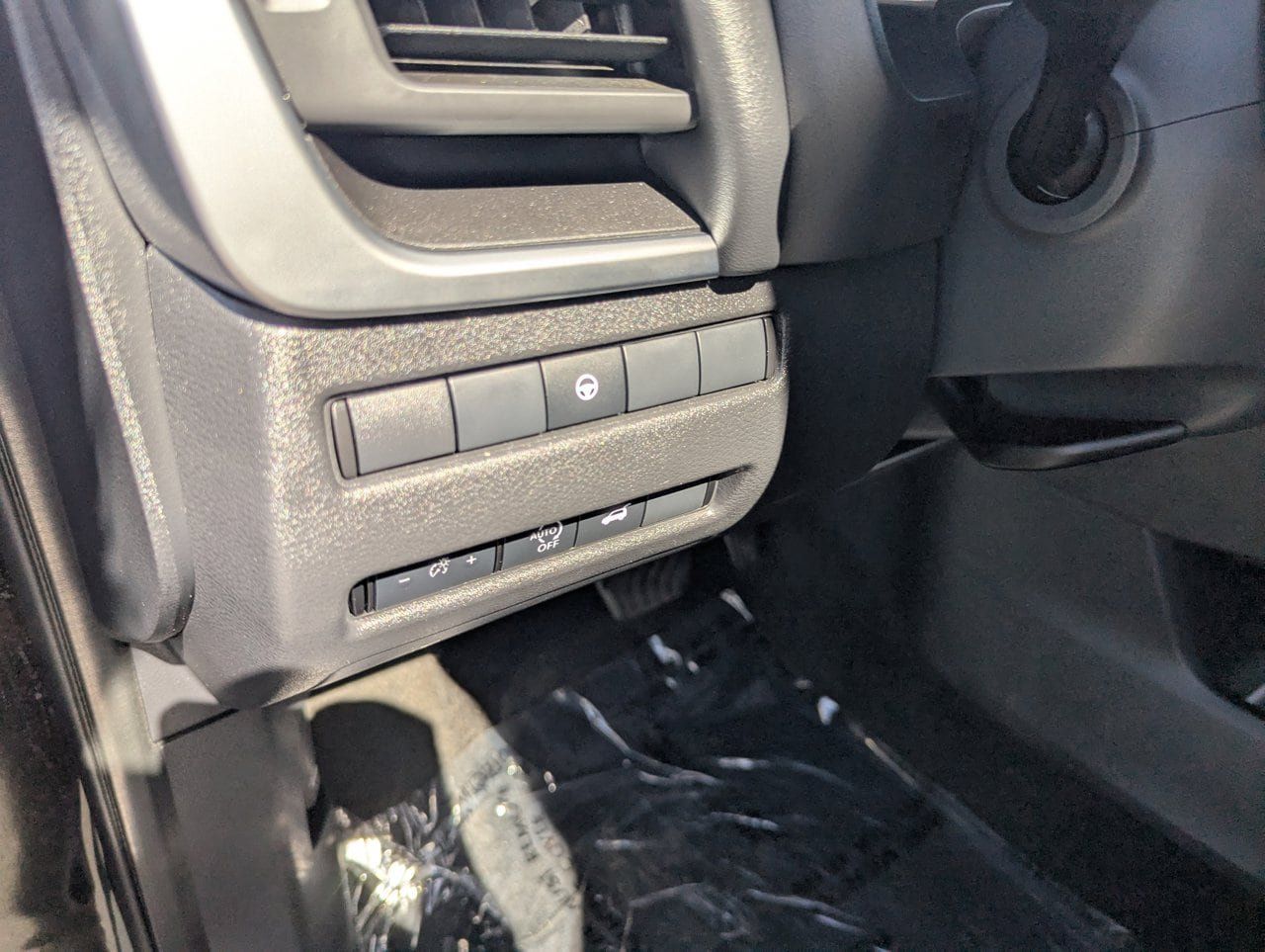 Certified 2025 Nissan Rogue SV AWD/4WD image 23