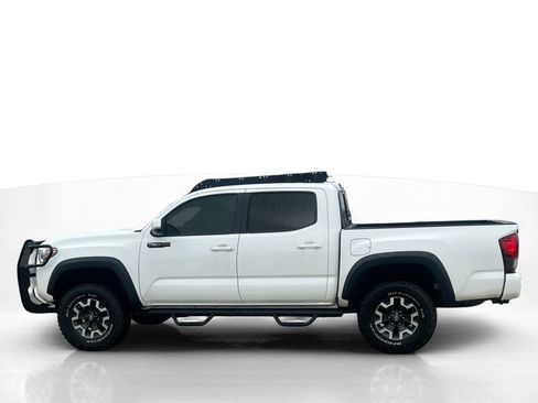 Used 2019 Toyota Tacoma TRD Off-Road w/ Technology Package image 8