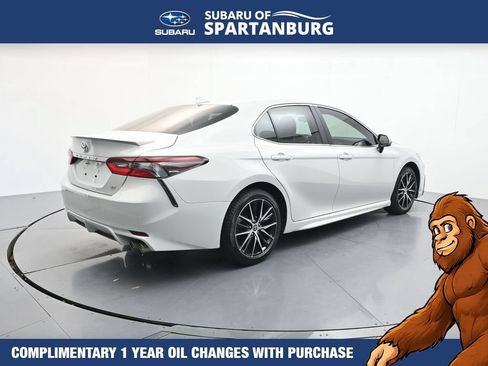 Used 2023 Toyota Camry SE FWD image 8