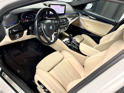 Used 2021 BMW 530i xDrive w/ Convenience Package image 17