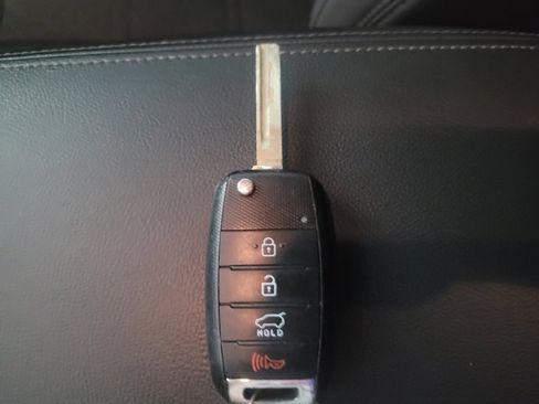 Used 2020 Kia Sorento LX w/ LX I4 Convenience Package FWD image 32