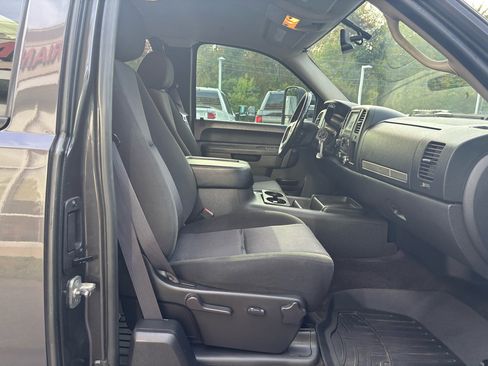 Used 2011 Chevrolet Silverado 2500 LT w/ Interior Plus Package image 40