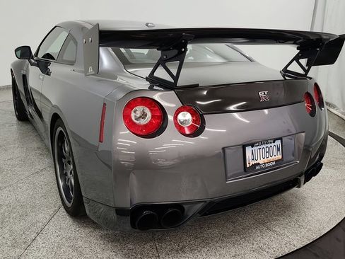 Used 2011 Nissan GT-R Premium AWD/4WD image 32