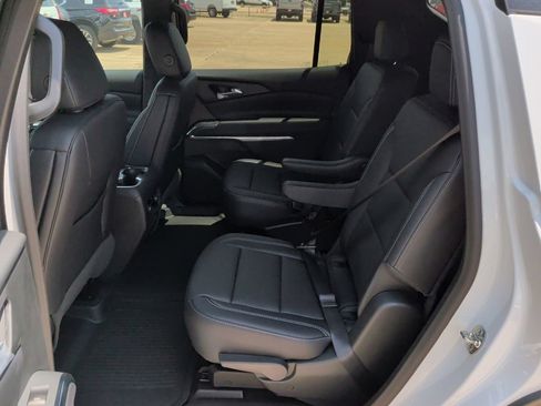 New 2026 Chevrolet Traverse LT w/ Midnight/Sport Edition FWD image 34