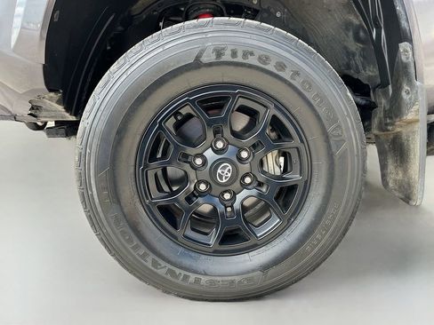 Used 2021 Toyota Tacoma SR5 w/ Technology Package image 28