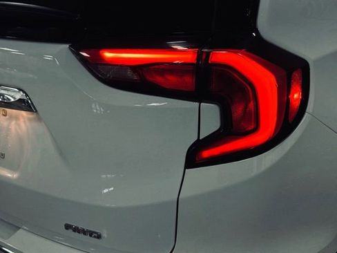 Used 2019 GMC Terrain SLT w/ Preferred Package image 7