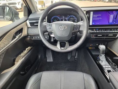 Used 2025 Toyota Camry XLE w/ Premium Package AWD/4WD image 27