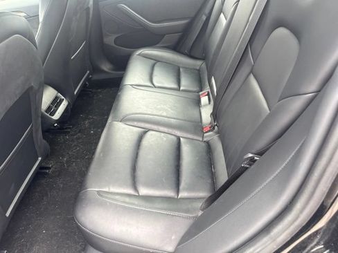 Used 2022 Tesla Model 3 RWD image 2