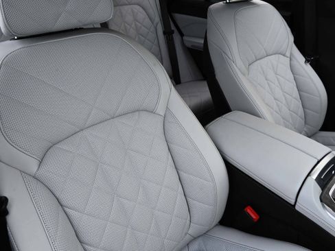 Used 2024 BMW X5 M60i image 31