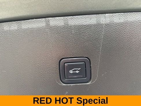 Used 2022 Chevrolet Traverse LT w/ LPO, Floor Liner Package AWD/4WD image 37