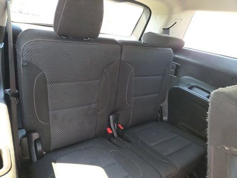 Used 2021 GMC Acadia SLE FWD image 42