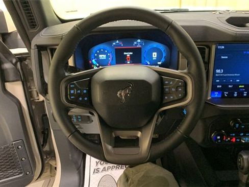 Certified 2025 Ford Bronco Outer Banks w/ Sasquatch Package image 30