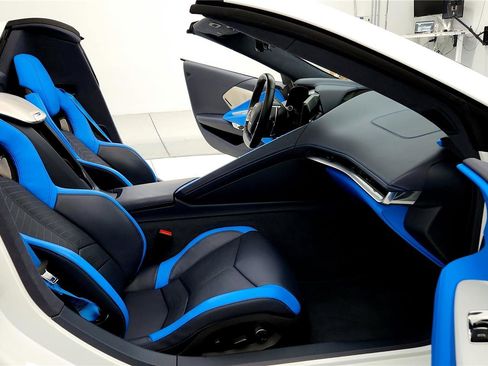 Used 2023 Chevrolet Corvette Stingray Premium Conv w/ 3LT image 16