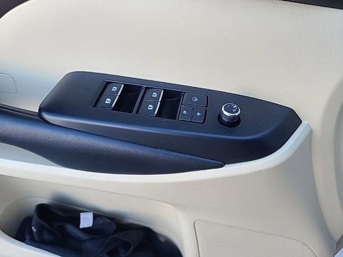 Used 2019 Toyota Highlander Limited Platinum image 14