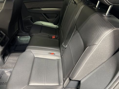 Certified 2023 Volkswagen Atlas Cross Sport SE image 32