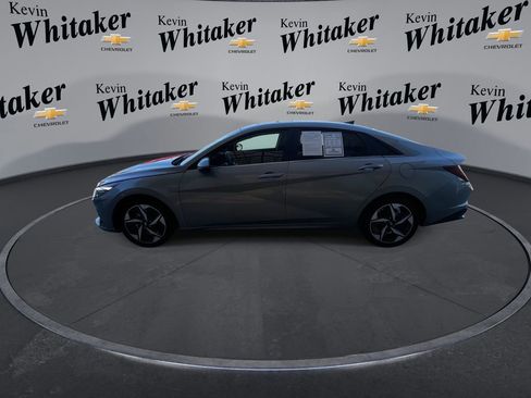 Used 2023 Hyundai Elantra Limited w/ Preferred Accessory Package image 5