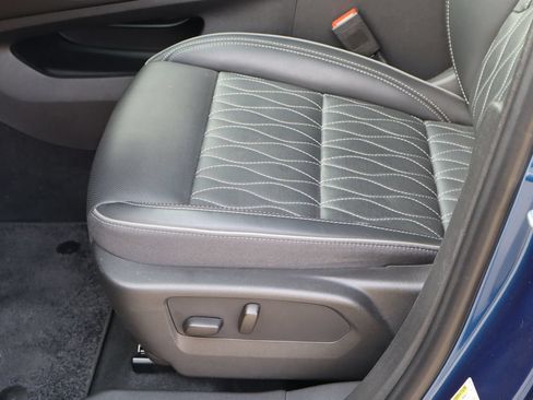 Used 2022 Buick Envision Avenir w/ Technology Package II FWD image 16