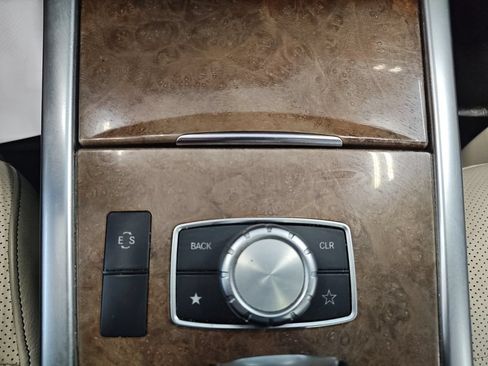 Used 2014 Mercedes-Benz E 350 Sedan image 25