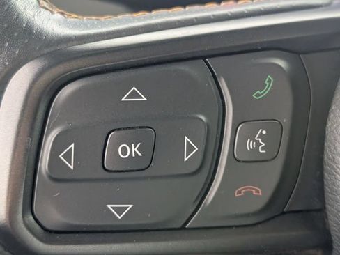 Used 2024 Jeep Gladiator Mojave AWD/4WD image 15