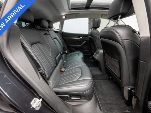 Used 2022 Maserati Levante GT AWD/4WD image 16