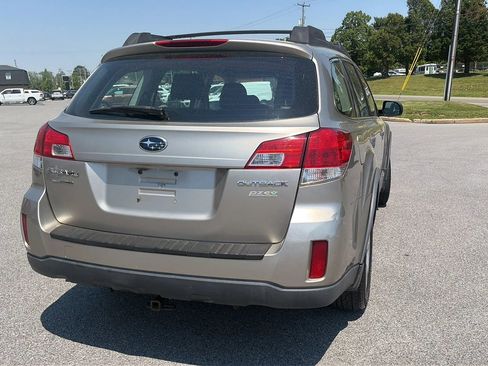 Used 2014 Subaru Outback 2.5i w/ Popular Package #1A AWD/4WD image 7