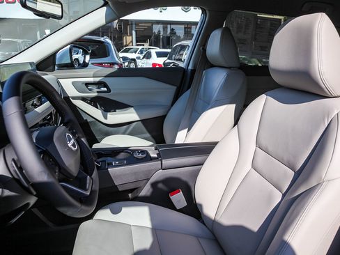 Used 2025 Nissan Rogue SL image 15