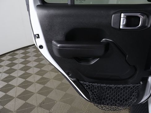 Used 2023 Jeep Gladiator Sport image 19