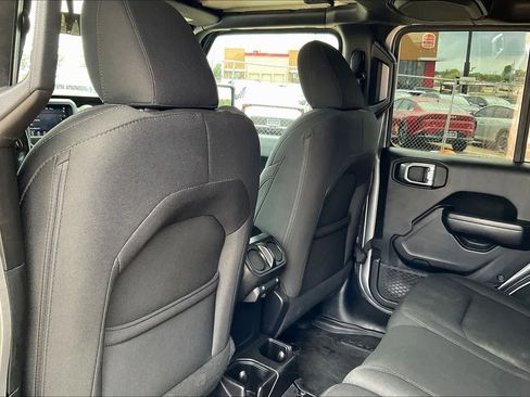 Used 2019 Jeep Wrangler Unlimited Sport S image 12