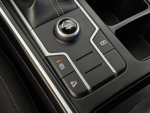 Used 2022 Kia Sorento LX FWD image 31