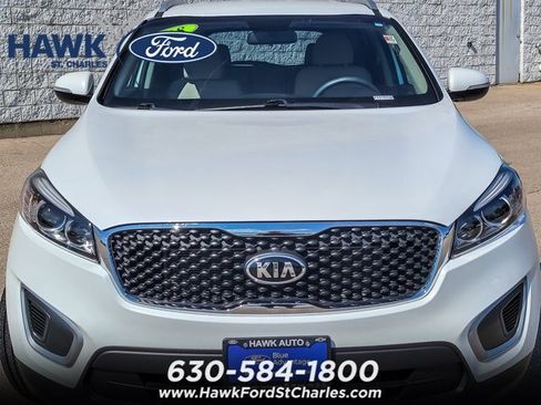 Used 2018 Kia Sorento FWD image 4