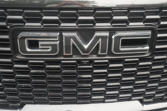 Used 2023 GMC Yukon Denali Ultimate AWD/4WD image 42