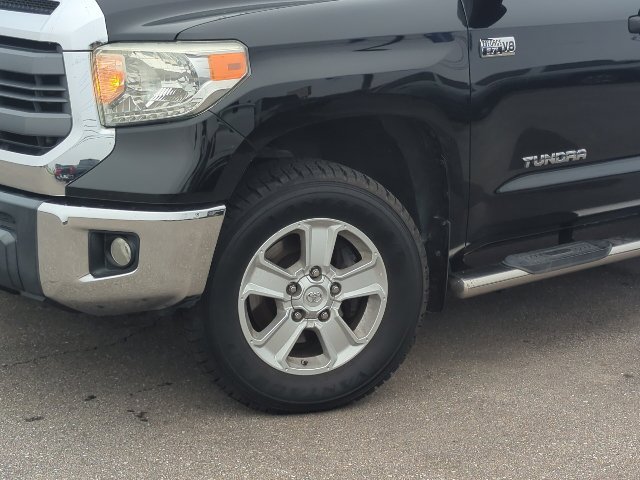 Used 2014 Toyota Tundra SR5 w/ SR5 Upgrade Package AWD/4WD image 3