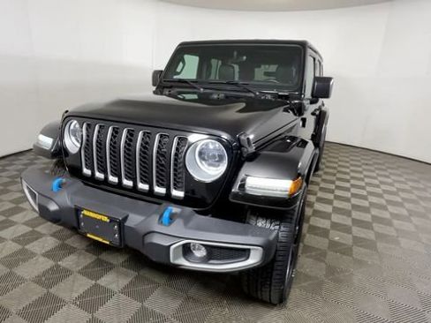 Used 2023 Jeep Wrangler Unlimited Sahara w/ Cold Weather Group AWD/4WD image 13