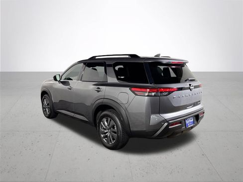 Used 2022 Nissan Pathfinder SV AWD/4WD image 8