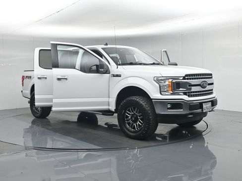 Used 2020 Ford F150 XLT w/ Equipment Group 302A Luxury AWD/4WD image 33