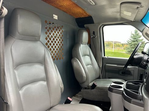 Used 2009 Ford E-350 and Econoline 350 Super Duty image 13