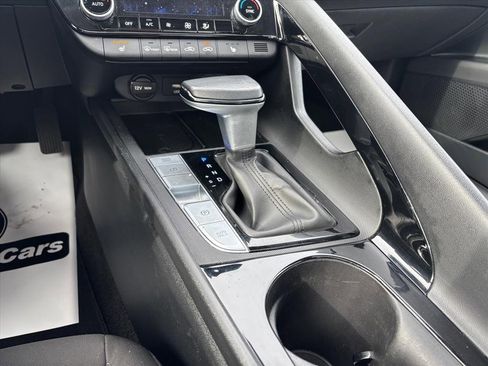 Used 2024 Hyundai Elantra SEL w/ Convenience Package image 21