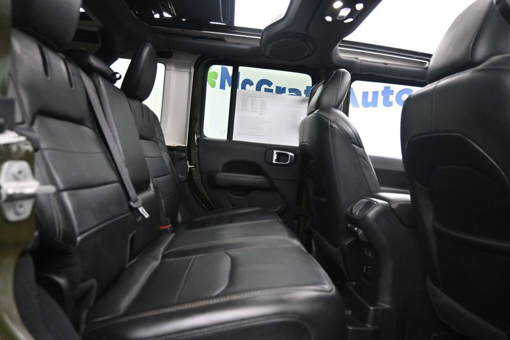Used 2022 Jeep Wrangler Unlimited Sahara AWD/4WD image 10